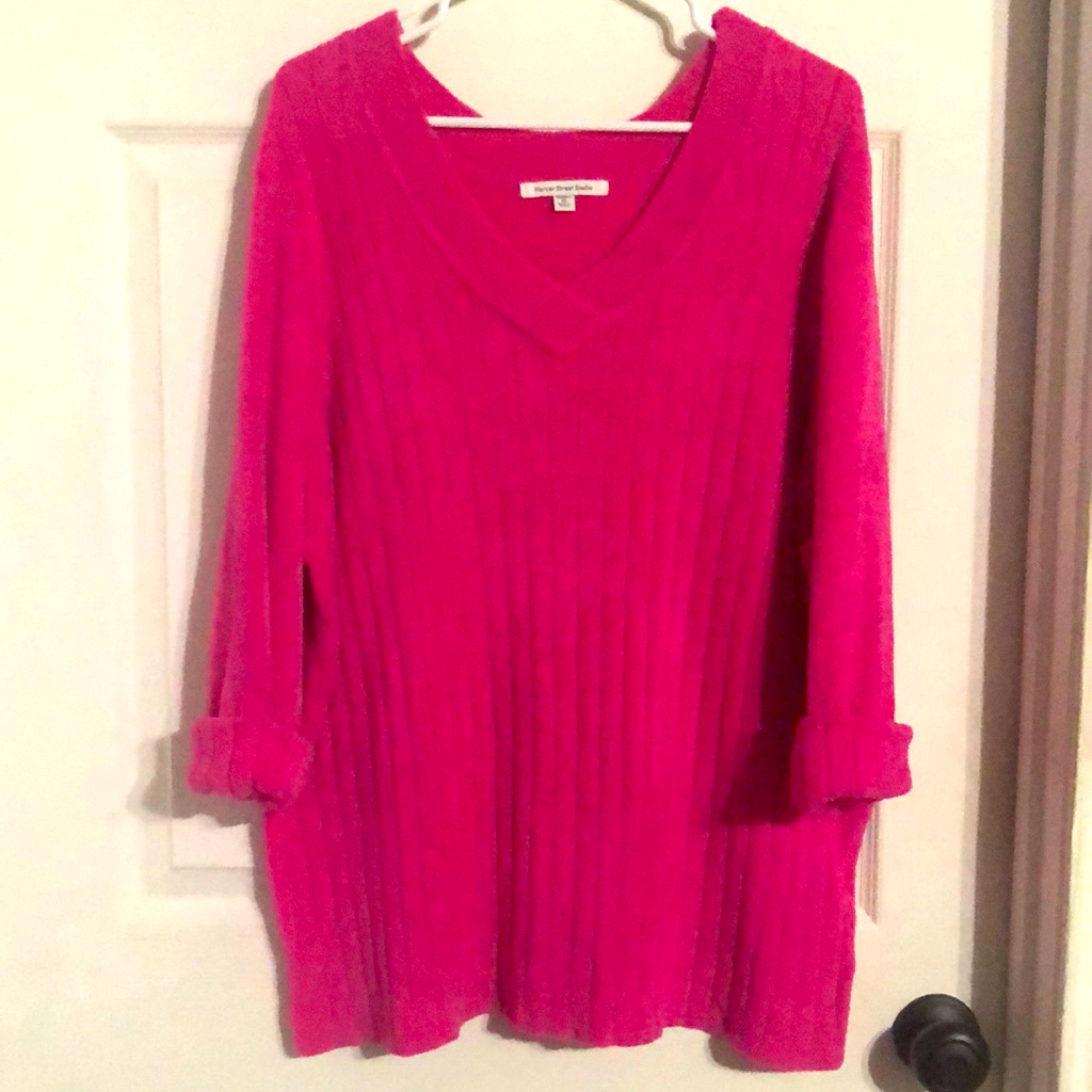 Mercer Street Studio Ladies Plush Sweater Top.